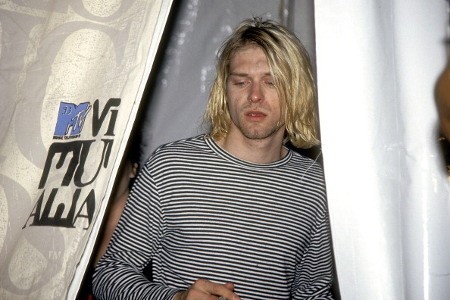 Kurt Cobain Bunuh Diri karena Patah Hati? Kurt Cobain Bunuh Diri karena Patah Hati?