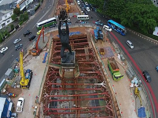 Melihat Megahnya Proyek MRT di Patung Pemuda Senayan dari 