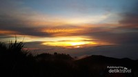 Pemandangan Golden Sunrise Pemandangan Golden Sunrise