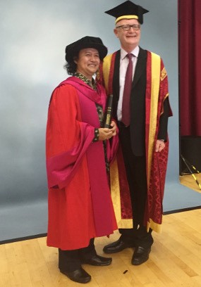 Andrea Hirata Raih Penghargaan Sastra Internasional dari Universitas Warwick Andrea Hirata Raih Penghargaan Sastra Internasional dari Universitas Warwick