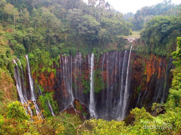 Menikmati Keindahan Tersembunyi Air Terjun Tumpak Sewu Lumajang