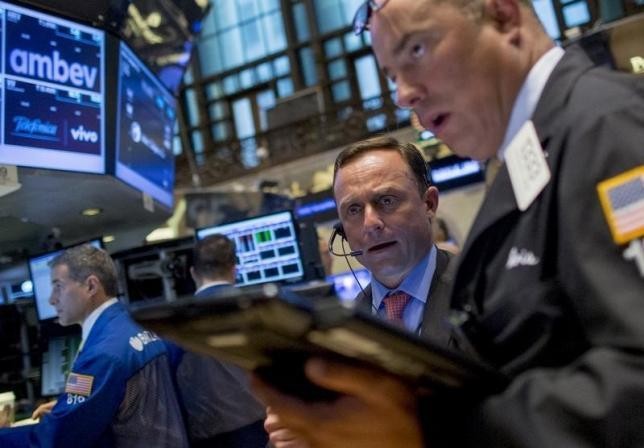 Saham Apple Jeblok, Wall Street Turun 1% Lebih Saham Apple Jeblok, Wall Street Turun 1% Lebih