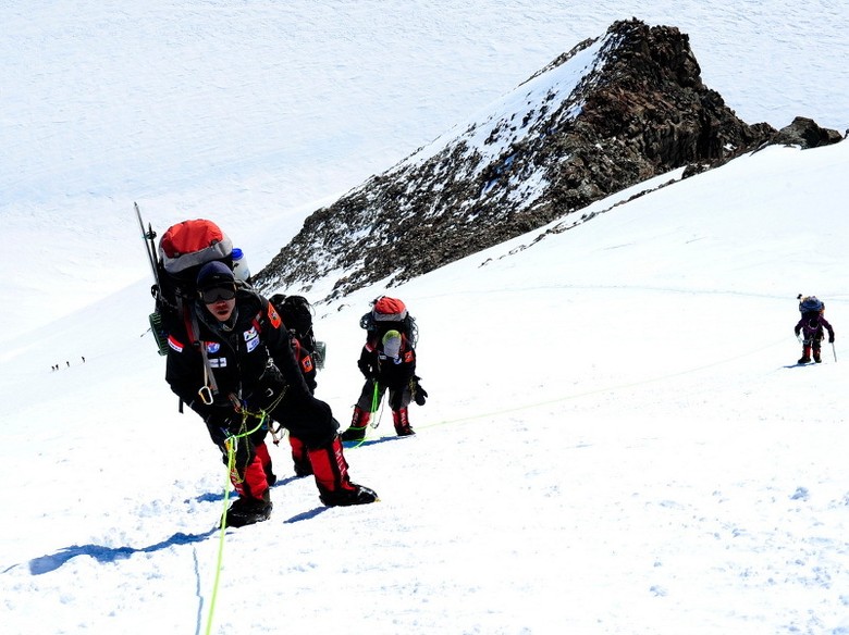 Pendakian ke Vinson Massif (Indonesia Seven Summit Expedition/Ardeshir) Pendakian ke Vinson Massif (Indonesia Seven Summit Expedition/Ardeshir)