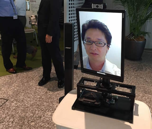 Prototipe robot video conference Fuji Xerox (van/detikINET) Prototipe robot video conference Fuji Xerox (van/detikINET)