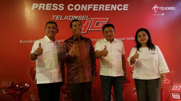 peluncuran telkomsel 4g di pekanbaru (rou/detikINET) peluncuran telkomsel 4g di pekanbaru (rou/detikINET)