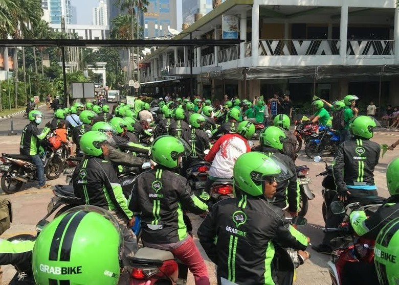 Dipanggil KPPU Soal Tarif Murah: Go-Jek Hadir, GrabBike Absen Dipanggil KPPU Soal Tarif Murah: Go-Jek Hadir, GrabBike Absen