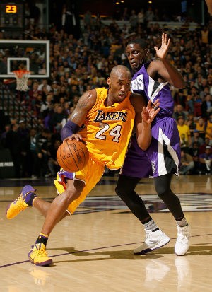 Kobe Lewati 33.000 Poin, tapi Lakers Dikalahkan Kings Kobe Lewati 33.000 Poin, tapi Lakers Dikalahkan Kings