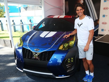 Rafael Nadal Mejeng dengan Mobil X-Men Rafael Nadal Mejeng dengan Mobil X-Men
