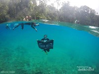 Has been here.4 Kali sejak 2012 hingga 2016 masih terpesona dengan keindahan Danau Labuan Cermin. Has been here.4 Kali sejak 2012 hingga 2016 masih terpesona dengan keindahan Danau Labuan Cermin.