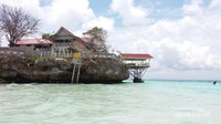 Pantai Bira dengan air yang bening sekali Pantai Bira dengan air yang bening sekali