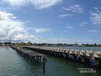 Pelabuhan Tanjung Batu yang menjadi penghubung wisatawan ke Pulau Derawan Pelabuhan Tanjung Batu yang menjadi penghubung wisatawan ke Pulau Derawan