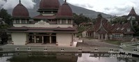 Masjid Darussalam di Koto Baru, Pandai Sikek, Padang Panjang, Sumatera Barat Masjid Darussalam di Koto Baru, Pandai Sikek, Padang Panjang, Sumatera Barat