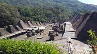 Kampung Bena di perkirakan sudah ada sejak 1200 tahun yang lalu Kampung Bena di perkirakan sudah ada sejak 1200 tahun yang lalu