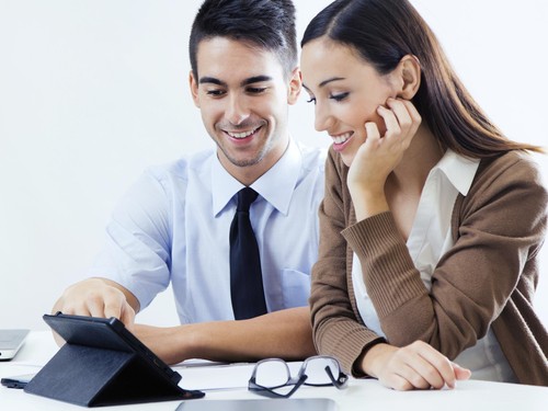 5 Aturan Bekerja Ketika Menikah dengan Teman Sekantor 5 Aturan Bekerja Ketika Menikah dengan Teman Sekantor