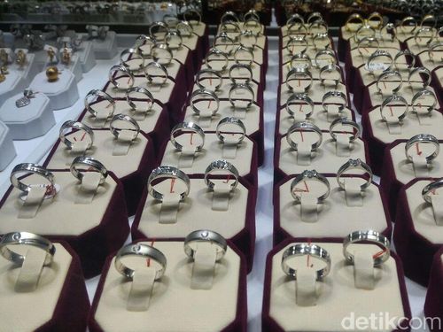 Foto: Pilih-pilih Cincin Pernikahan Sesuai Zodiak 1 Foto: Pilih-pilih Cincin Pernikahan Sesuai Zodiak 1
