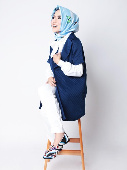 Medina Zein, Hijabers yang Jadi Miliuner di Usia Muda karena Bisnis Kecantikan Medina Zein, Hijabers yang Jadi Miliuner di Usia Muda karena Bisnis Kecantikan