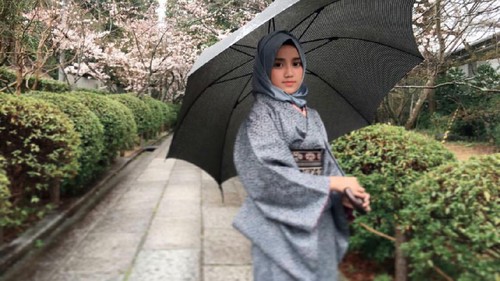 Foto: Cantiknya Anak Pelawak Kadir Hingga Cindy Fatikasari dengan Hijab Simpel Foto: Cantiknya Anak Pelawak Kadir Hingga Cindy Fatikasari dengan Hijab Simpel