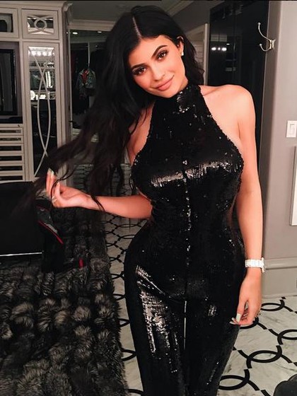 Kylie Jenner Jadi Orang Terkaya ke-2 di Keluarga Kardashian-Jenner Kylie Jenner Jadi Orang Terkaya ke-2 di Keluarga Kardashian-Jenner