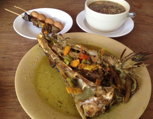 Spesial Pedes Kauman: Sedapnya Mangut Ikan Manyung Pedas Ngoceh! Spesial Pedes Kauman: Sedapnya Mangut Ikan Manyung Pedas Ngoceh!
