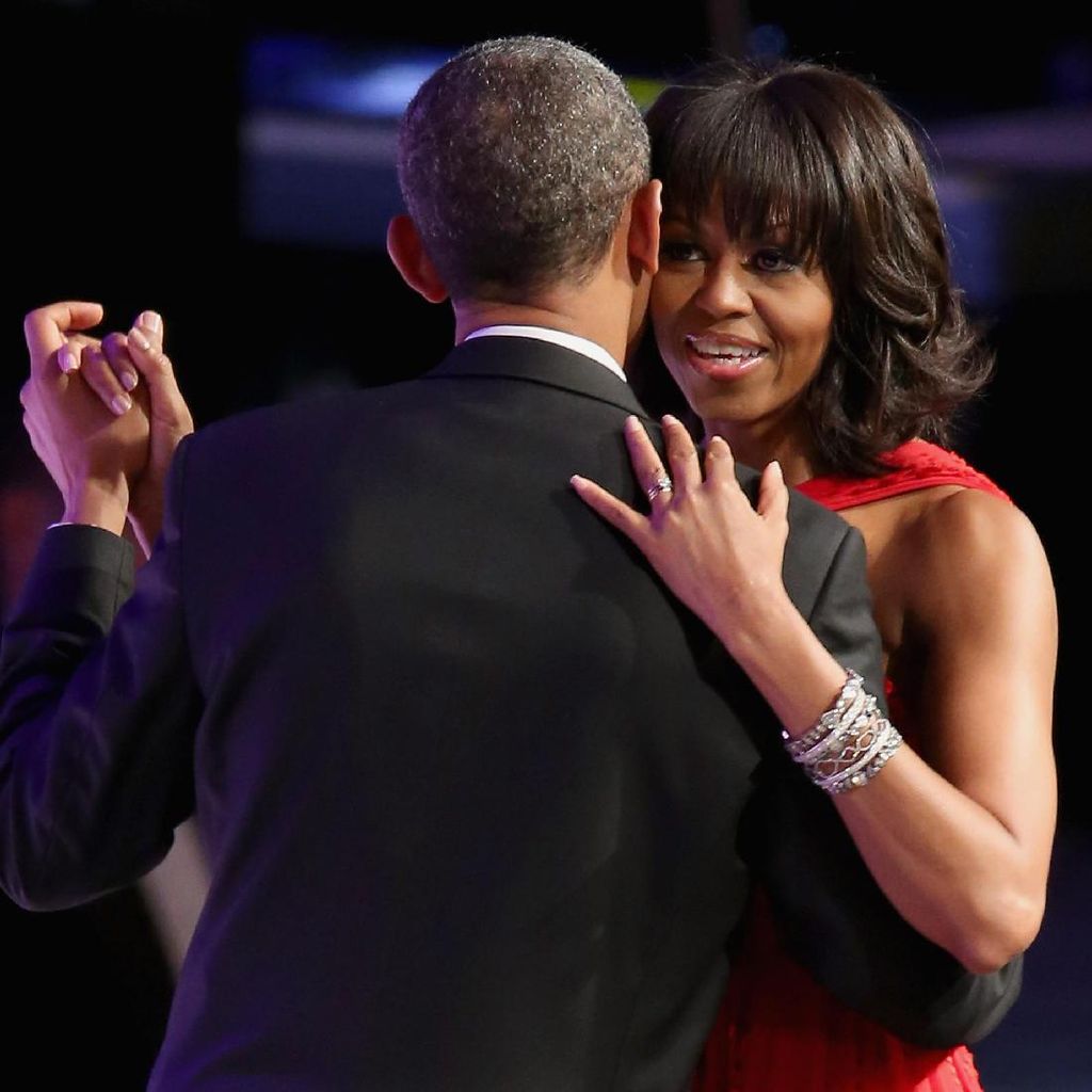 Ritual Ini yang Bikin Pasangan Barack dan Michelle Obama Selalu Intim Ritual Ini yang Bikin Pasangan Barack dan Michelle Obama Selalu Intim