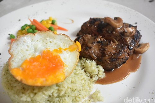 Eighty Nine: Puas Ngopi Sambil Mencicip Hamburg Steak di Kafe Cantik Eighty Nine: Puas Ngopi Sambil Mencicip Hamburg Steak di Kafe Cantik