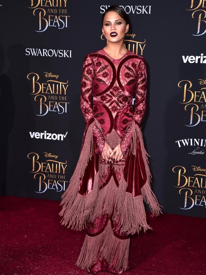 Chrissy Teigen Patah Hati Saat Putrinya Lebih Suka Makanan Buatan Nenek Chrissy Teigen Patah Hati Saat Putrinya Lebih Suka Makanan Buatan Nenek
