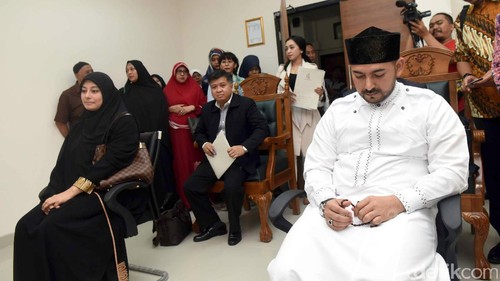Al Habsyi dan Kisah Poligami Al Habsyi dan Kisah Poligami