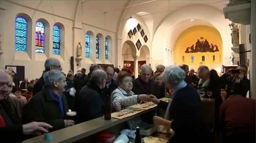 Usai Ibadah Minggu, Gereja di Belgia Ini Disulap Jadi Bar Usai Ibadah Minggu, Gereja di Belgia Ini Disulap Jadi Bar