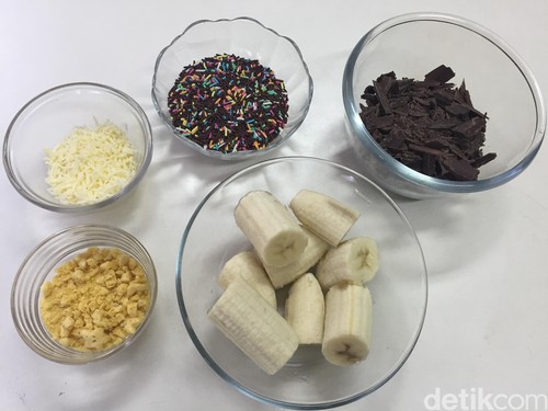 Yuk, Bikin Banana Pop yang Legit Bersama si Kecil! Yuk, Bikin Banana Pop yang Legit Bersama si Kecil!