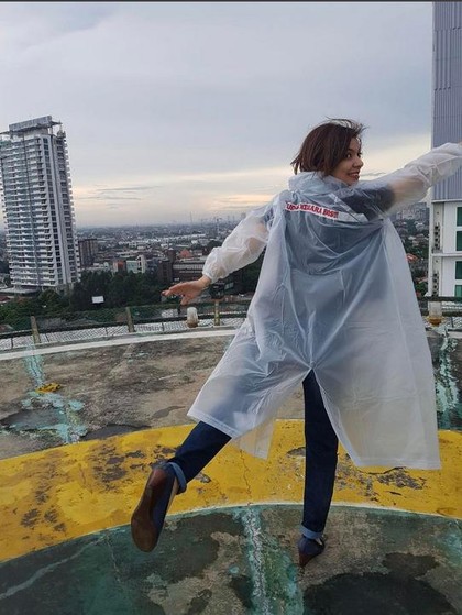 Anak Jokowi Kini Bisnis Jas Hujan Dijual Rp 155 Ribu, Berminat? Anak Jokowi Kini Bisnis Jas Hujan Dijual Rp 155 Ribu, Berminat?