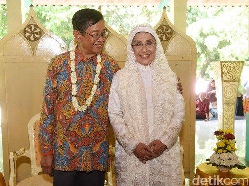 Seperti Nani Widjaja, 4 Wanita yang Menikah di Usia Lebih dari 65 Tahun Seperti Nani Widjaja, 4 Wanita yang Menikah di Usia Lebih dari 65 Tahun