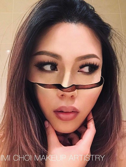 Foto Mengerikan Makeup Artist Rias Wajah Jadi Terbelah Hingga Bermata 4 Foto Mengerikan Makeup Artist Rias Wajah Jadi Terbelah Hingga Bermata 4