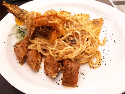 OWL Cafe: Sedapnya Spaghetti Bersaus Laksa hingga Durian Pengat yang Legit OWL Cafe: Sedapnya Spaghetti Bersaus Laksa hingga Durian Pengat yang Legit