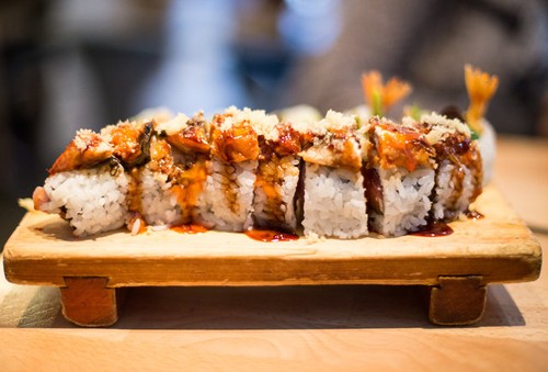 Saat ke Resto Sushi Sebaiknya Jangan Pesan Sushi Roll, Ini Alasannya! Saat ke Resto Sushi Sebaiknya Jangan Pesan Sushi Roll, Ini Alasannya!
