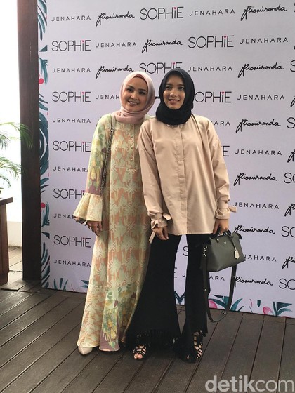 Ria Miranda dan Jenahara Rilis Koleksi Baju Lebaran Mulai Rp 200 Ribuan Ria Miranda dan Jenahara Rilis Koleksi Baju Lebaran Mulai Rp 200 Ribuan