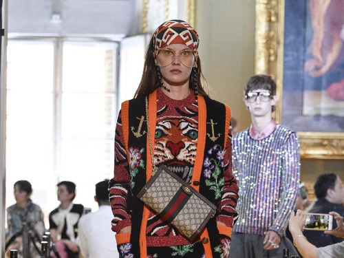 5 Brand Fashion Paling Hits di 2017, Favorit Millennial dan Gen Z 5 Brand Fashion Paling Hits di 2017, Favorit Millennial dan Gen Z