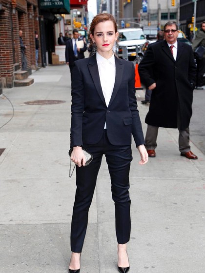 Dear Netizen, Emma Watson Minta Tolong Temukan Cincinnya yang Hilang Dear Netizen, Emma Watson Minta Tolong Temukan Cincinnya yang Hilang