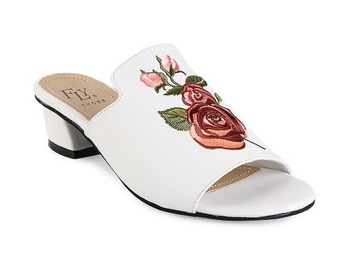 5 Sepatu Cantik untuk Lebaran yang Diskon Hingga 50% 5 Sepatu Cantik untuk Lebaran yang Diskon Hingga 50%