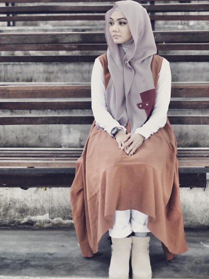 Tutorial Hijab dengan Bros Magnet yang Tren Ala Rina Nose Tutorial Hijab dengan Bros Magnet yang Tren Ala Rina Nose