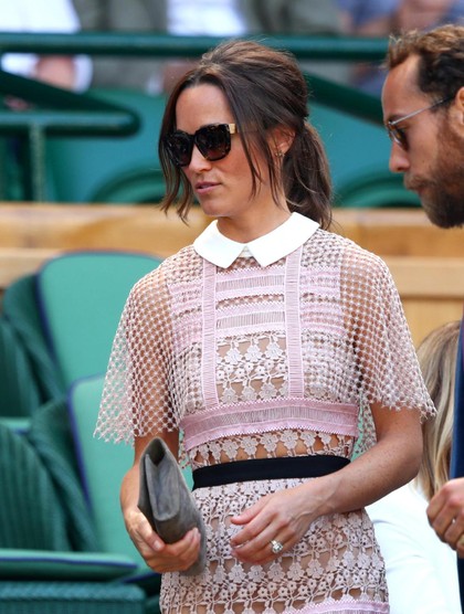 Anggun dan Seksi, Pippa Middleton Bergaun Menerawang di Wimbledon Anggun dan Seksi, Pippa Middleton Bergaun Menerawang di Wimbledon