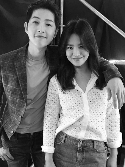Foto Kemesraan yang Ditunjukkan Song Hye Kyo dan Song Joong Ki di Instagram Foto Kemesraan yang Ditunjukkan Song Hye Kyo dan Song Joong Ki di Instagram