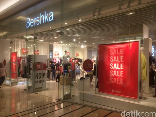 Bershka Diskon Hingga 50%, T-shirt Mulai dari Rp 79 Ribu Bershka Diskon Hingga 50%, T-shirt Mulai dari Rp 79 Ribu
