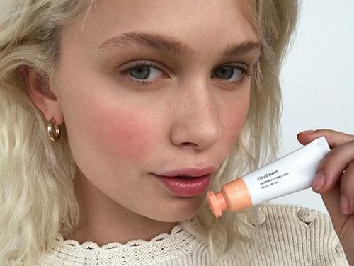 Rekomendasi 5 Blush On yang Bikin Pipi Merona Alami untuk Sehari-hari Rekomendasi 5 Blush On yang Bikin Pipi Merona Alami untuk Sehari-hari