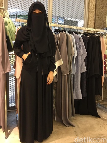 Mengenal Desainer Berniqab Diana Nurliana, Awali Karier Sebagai Pedagang ITC Mengenal Desainer Berniqab Diana Nurliana, Awali Karier Sebagai Pedagang ITC