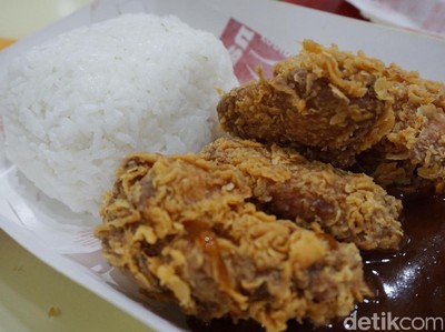Anda Pilih Mana, Fried Chicken Harga Rp 16 Ribu-an atau Rp 7 Ribu-an? Anda Pilih Mana, Fried Chicken Harga Rp 16 Ribu-an atau Rp 7 Ribu-an?