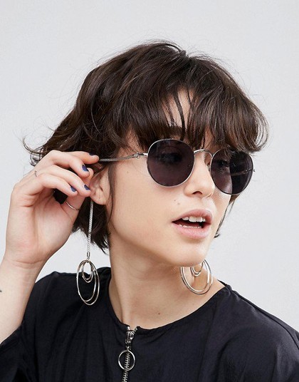 Aneh Banget, Asos Rilis Kacamata Ber-anting yang Bikin 