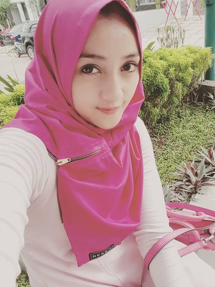Foto: Masih Imut, Gaya Hijab Pemain Misteri Gunung Merapi 