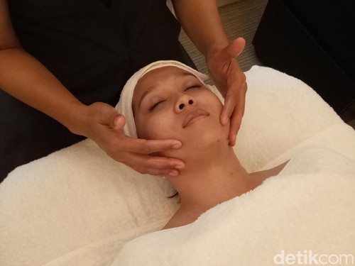 Sensasi Relaks Facial Korea di Spa Sulwhasoo Sensasi Relaks Facial Korea di Spa Sulwhasoo
