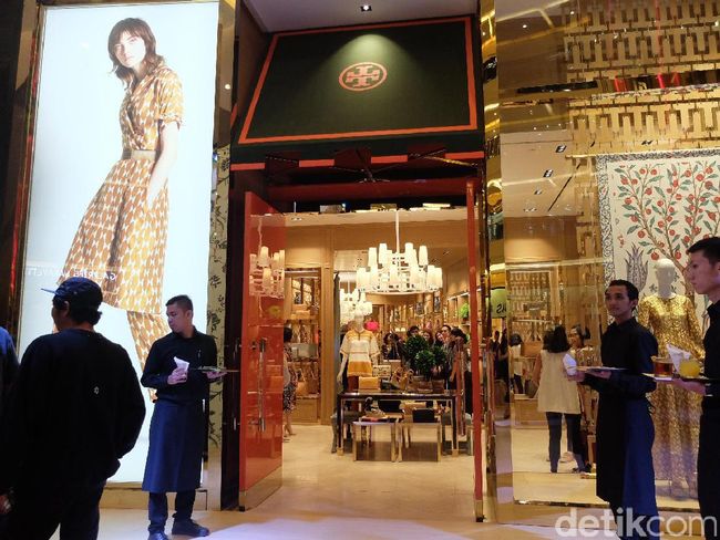 You're already subscribed! Tory Burch in International Plaza, Florida. Tory Burch is located in International Plaza, Florida, city Tampa. Tory Burch info: address, gps, map, location, direction.