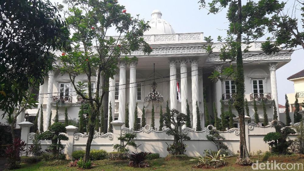 'Istana' Mewah Bos First Travel 'Istana' Mewah Bos First Travel